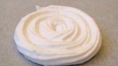 безе с кремом и фруктами