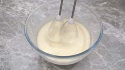 безе с кремом и фруктами