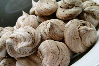 Шоколадное безе с корицей и кардамоном