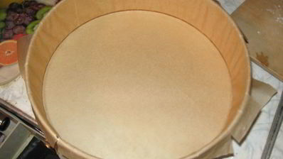 шоколадный бисквит с безе, крем с ноткой мокко