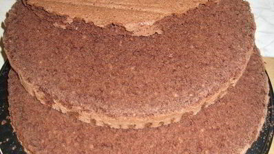шоколадный бисквит с безе, крем с ноткой мокко