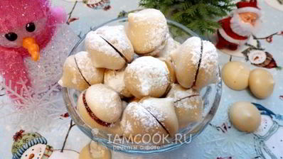 вегетарианское безе с малиной из нутового отвара