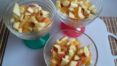 фруктовый десерт с йогуртом и семенами льна