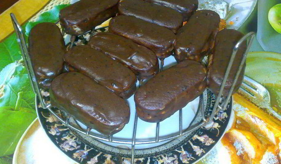 Рецепт глазированных творожных сырков в печенье