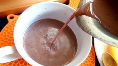 горячий шоколад под тыквенным соусом