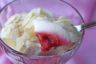 Клубнично-манный пудинг