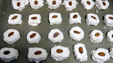 конфеты божество