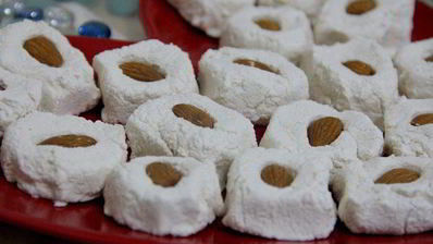 конфеты божество