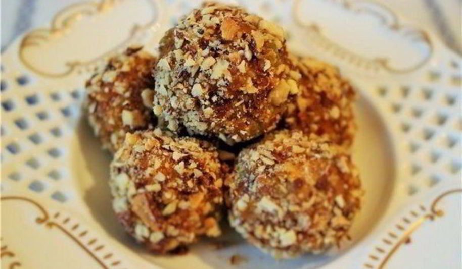 Рецепт конфет из сухофруктов и миндаля