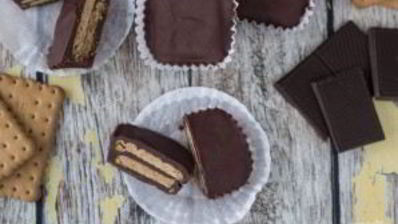 конфеты на печенье