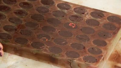 корпусные конфеты с ромово-вишневой начинкой