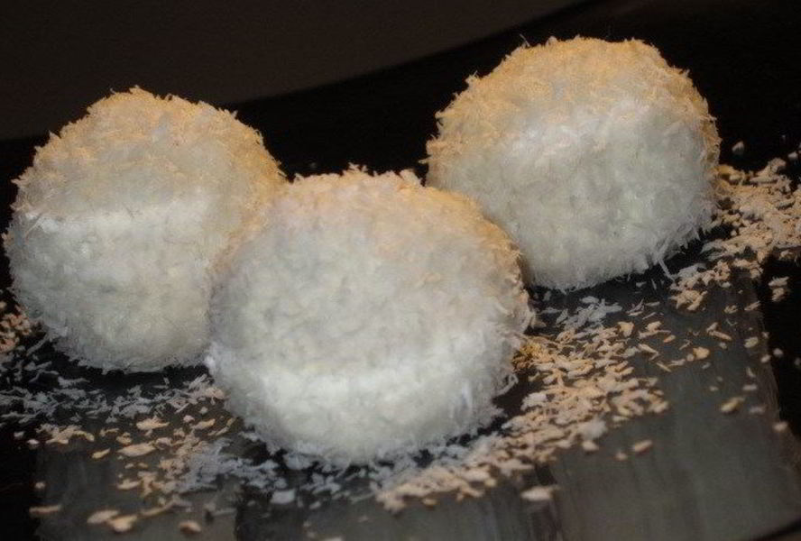 Творожные конфеты с миндалем и кокосом