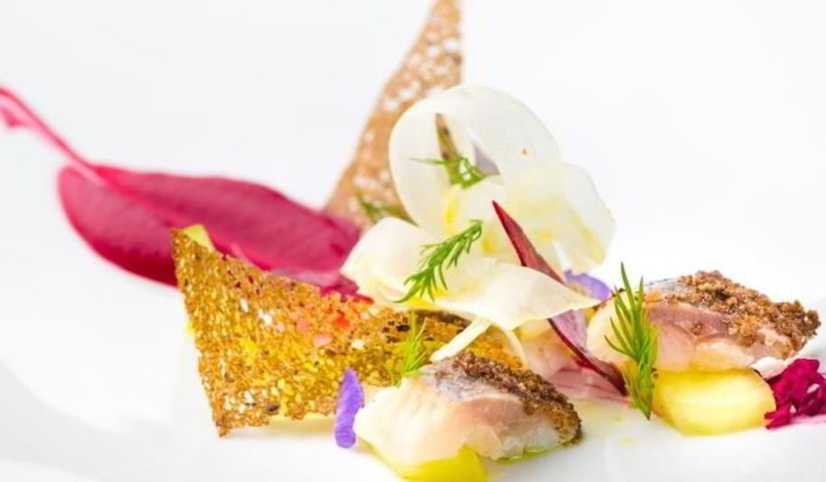 Рецепт атлантической сельди с тар-таром из яблок и кремом из хрена