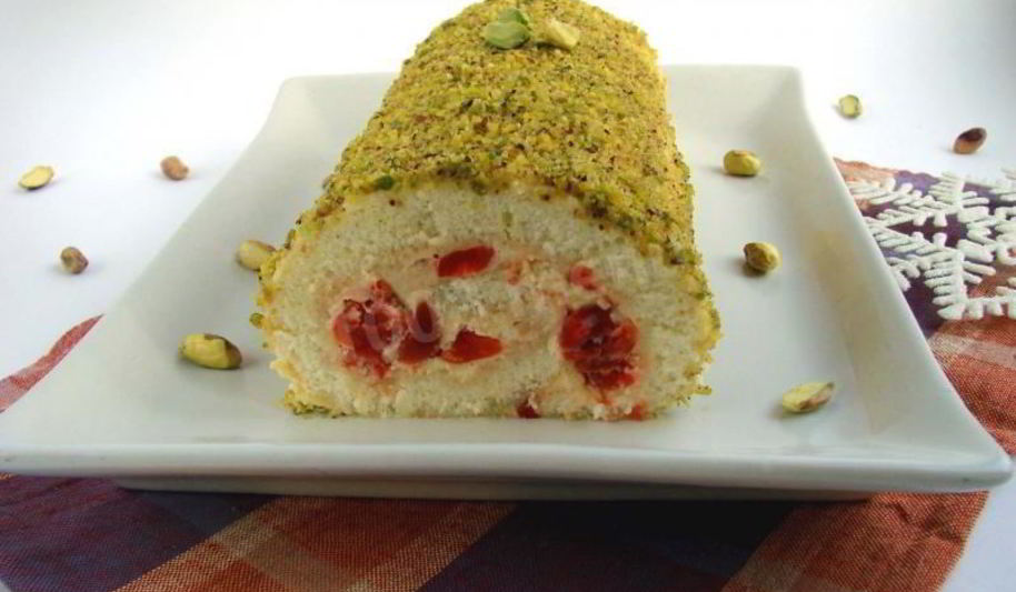 Рецепт бисквитного рулета на праздничный стол с начинкой из английского заварного крема и пьяной черешни