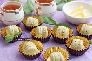 Фисташковые макаронс с базиликовым кремом