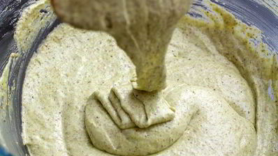 фисташковые макаронс с базиликовым кремом