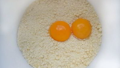 галета с творожным кремом и ягодами