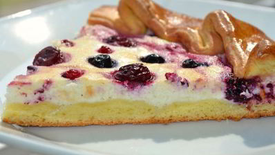 галета с творожным кремом и ягодами