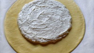 галета с творожным кремом и ягодами