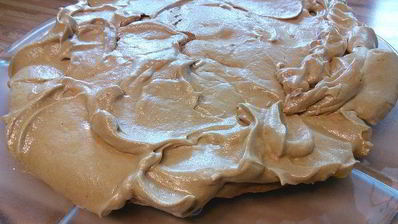 карамельная павлова со сливочным кремом и яичным ликером