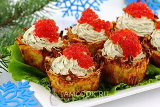 Картофельные корзиночки с селедочным кремом