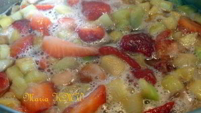 клубнично-ревеневое фламмери — десертный крем