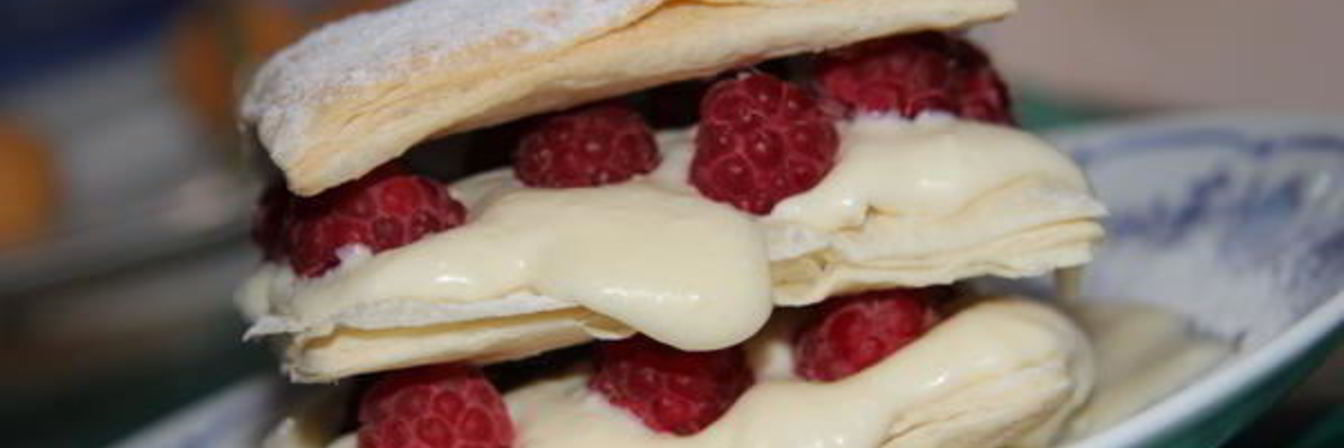 Мильфей с заварным кремом и малиной