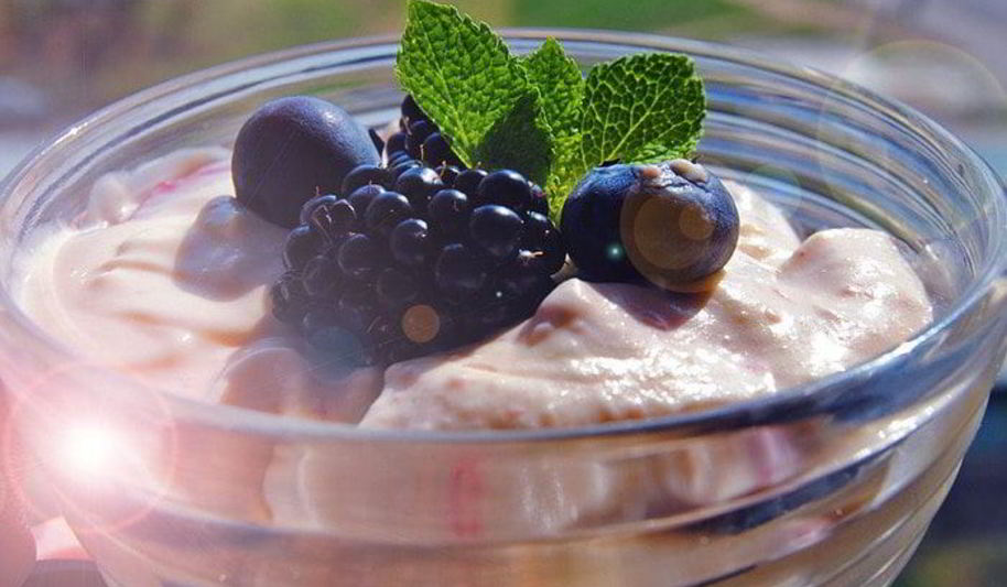 Рецепт нежного крема из маскарпоне с ягодами