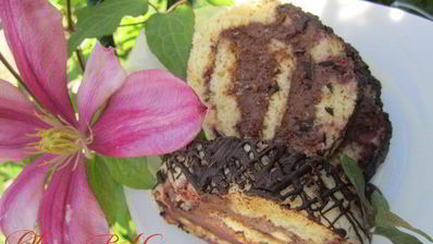 рулет с черешней и шоколадным кремом