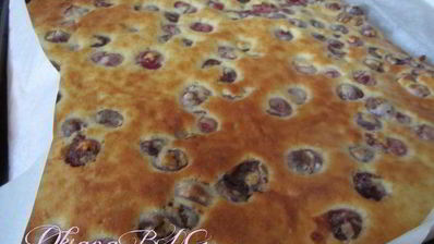 рулет с черешней и шоколадным кремом