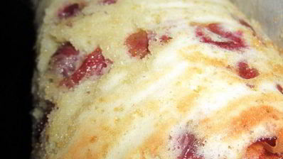 рулет с черешней и шоколадным кремом