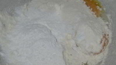 рулет с творожно-клубничным кремом