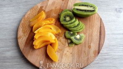 шоколадные корзинки с кремом и фруктами