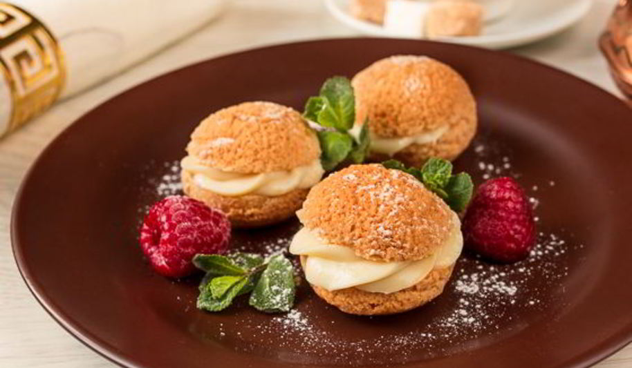 Рецепт шу с заварным и малиновым кремом