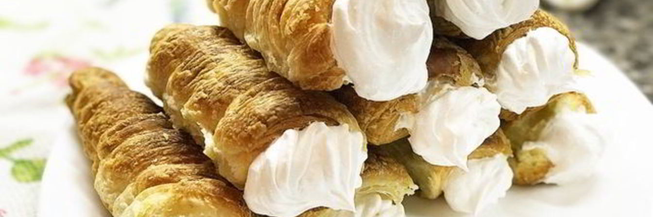 Слоеные трубочки с белковым кремом