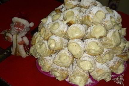 Слоеные трубочки с заварным кремом