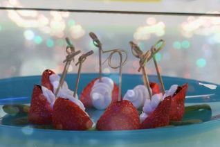 Сырный крем с клубникой