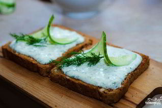 Творожный крем с зеленью