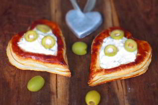 Волованы со сливочным кремом и оливками