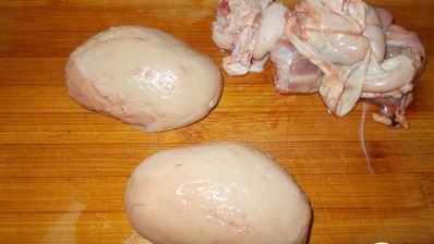 яички барашка на творожном креме из авокадо