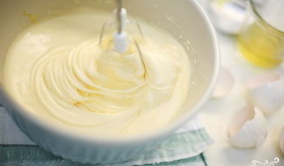 Рецепт заварного крема со взбитыми сливками