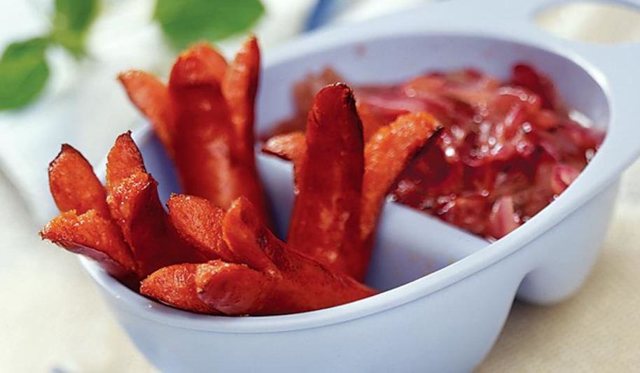 Рецепт копченых колбасок с луковым мармеладом