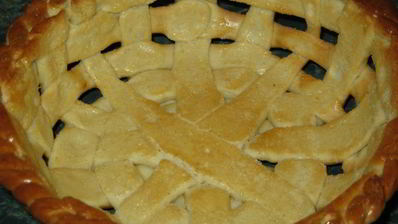 корзинка с сахарными булочками и мармеладом