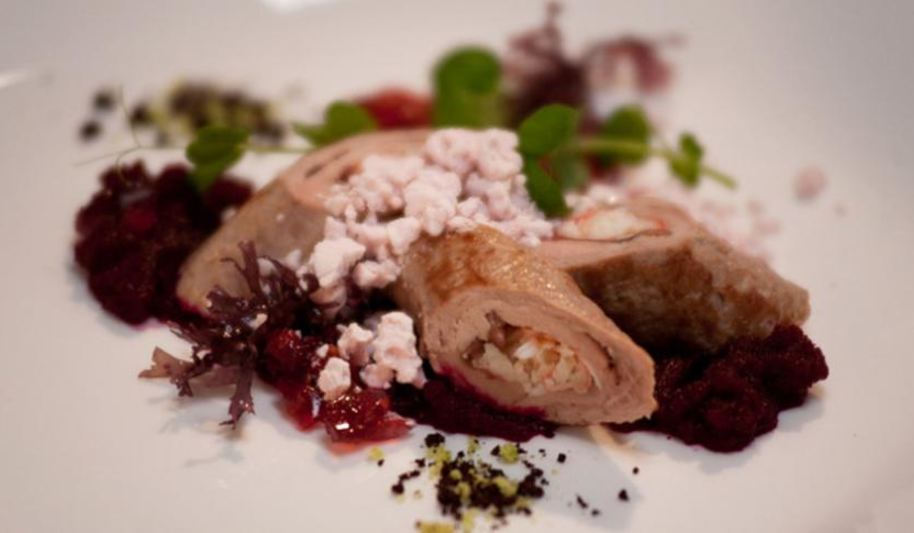 Рецепт рулета из краба и телятины с вишневым мармеладом