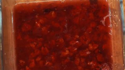 рулет из краба и телятины с вишневым мармеладом