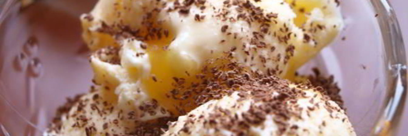 Апельсиновое мороженое с апельсиновым соусом