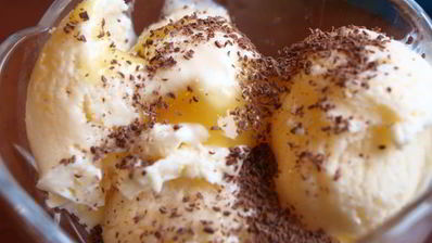 апельсиновое мороженое с апельсиновым соусом