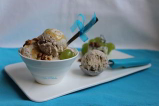 Грушевое мороженое с голубым сыром и грецкими орехами