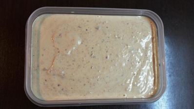 грушевое мороженое с голубым сыром и грецкими орехами