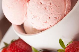 Клубничное мороженое